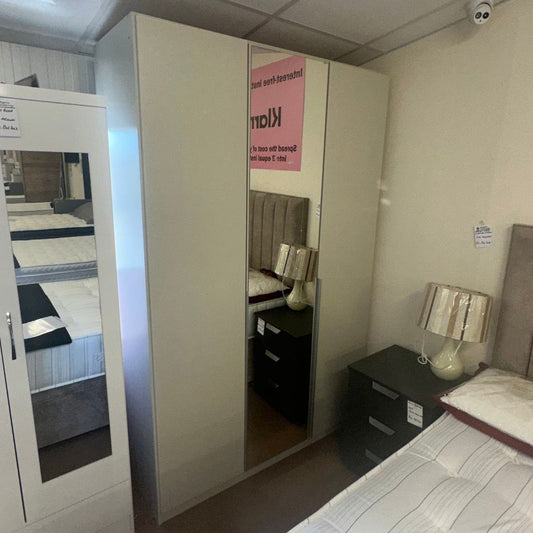 Alabama Champagne Wardrobe