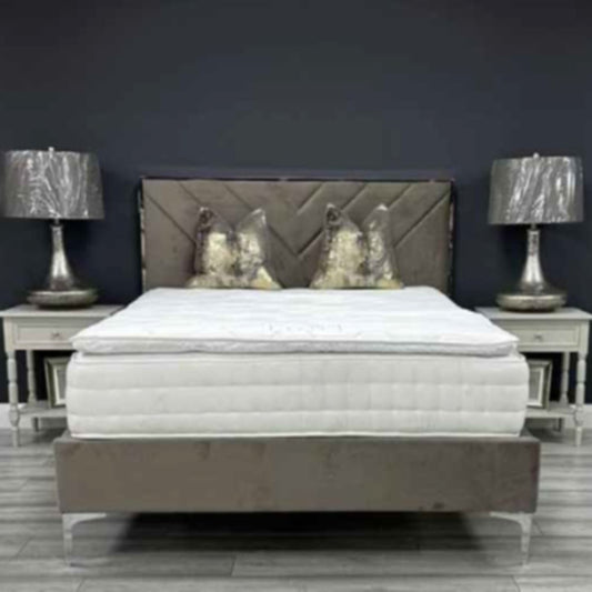 Molly 4ft 6 (Standard Double) Bedframe in Grey