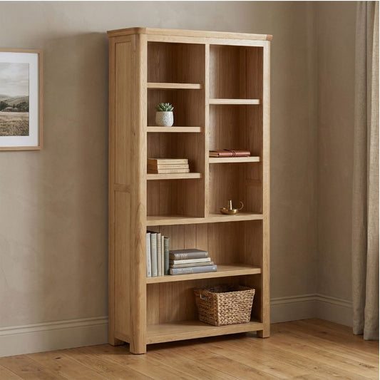 A simply stunning oak bookcase