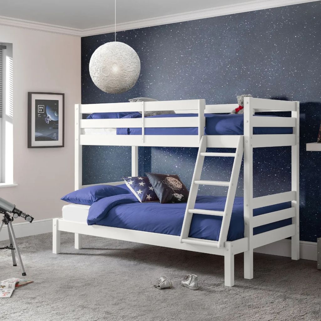 Merlin White Triple Sleeper Room