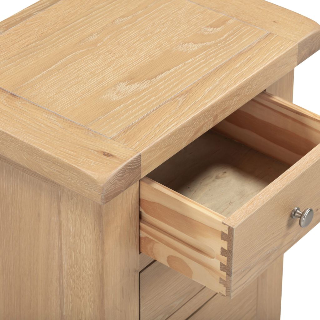 Windsor Natural Oak 3 Drawer Bedside Top